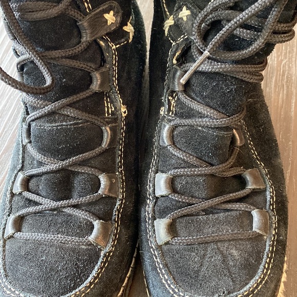 Timberland suede boots in size 6. With inner lining nice and cosy for winter. - Picture 10 of 10